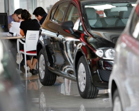 Ventas de autos en México cayeron 28% en 2020