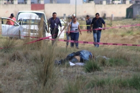 Portaban una cartulina que hacía alusión a que eso les pasada a &quot;los ratas&quot;