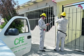 Ladrones vestidos de empleados de la CFE irrumpen en domicilio