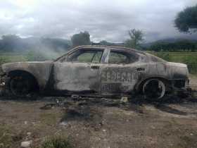 Los uniformados buscaban un veh&iacute;culo robado cuando sujetos con armas de fuego los agredieron 