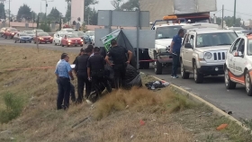 Automovilistas que circulaban por esa zona disminuían su velocidad para observar la macabra escena