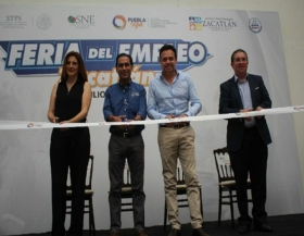 Realizan feria del empleo