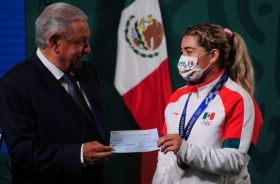 &iquest;Con cu&aacute;nto premi&oacute; la 4T a los y las medallistas de Tokio 2020?