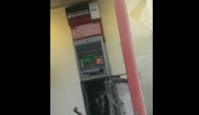 Los sujetos con armas largas mantuvieron amagados a los empleados de la gasolinera