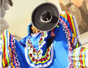 Diferentes grupos de danza folklórica