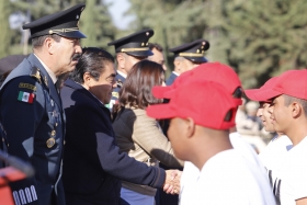 El gobernador participa en la Ceremonia de Entrega de Cartillas Liberadas