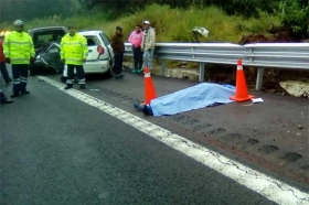 La v&iacute;ctima sali&oacute; del parabrisas 