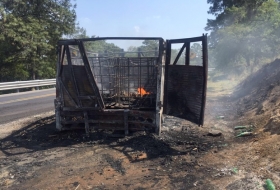 Se quema camioneta de huachicoleros