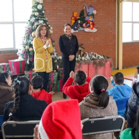 Encendió el árbol navideño 