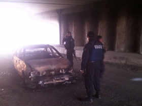 Automóvil calcinado en San Martín Texmelucan