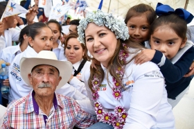 Remarcó la importancia de brindar medicinas y una buena atención médica a los adultos mayores