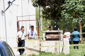 Se encontr&oacute; un fragmento de tela atorado en la puerta
