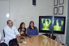 M&eacute;dicos recomiendan a padres revisar peri&oacute;dicamente a sus hijos 