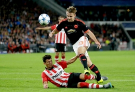 Héctor Moreno criticado por fracturar a Luke Shaw