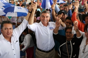 Tony Gali se compromete con atenci&oacute;n al campo en Quecholac