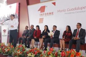  Pide a los gobernantes que se manejen con honestidad y cercanía